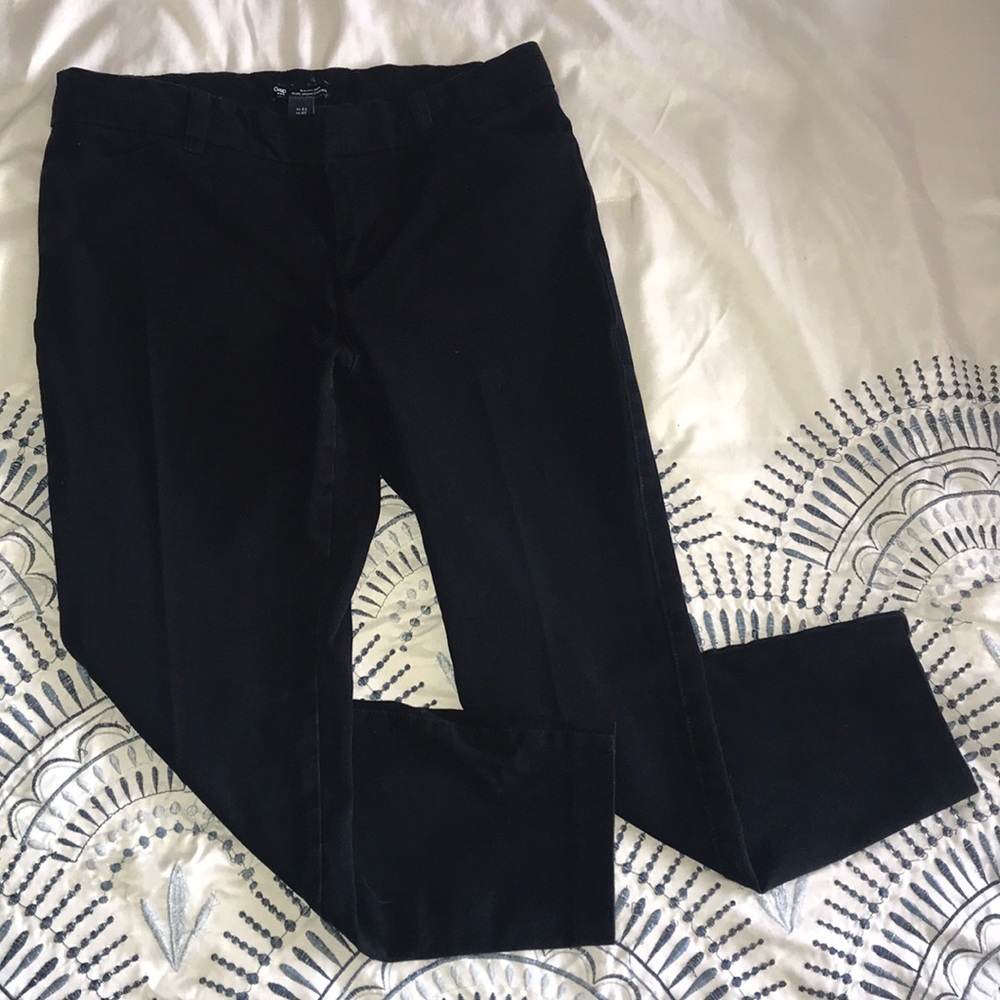Size 4 Short GAP Slim City Crop pant in black